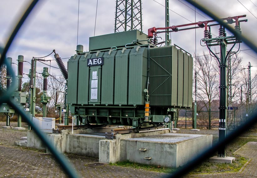 Typical pad mount substation transformer. Photo: Georgfotoart / Wikimedia.